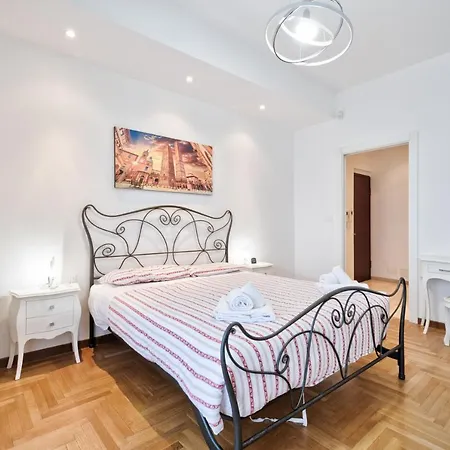 Mirafiori Alps View Flat Apartment